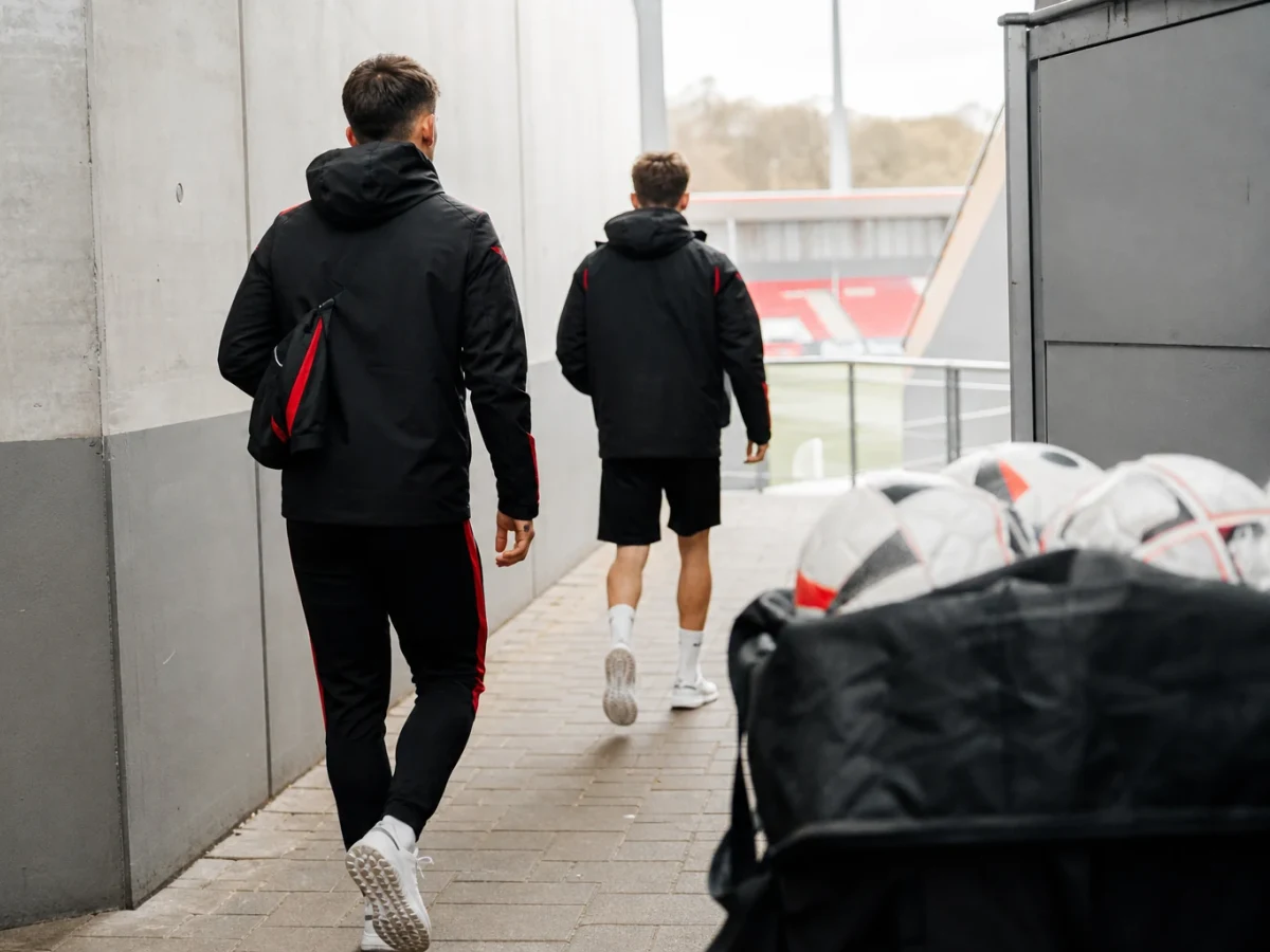 Bayer Leverkusen värvar Facundo Medina från Marseille